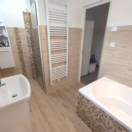 In 50627 * Balatonboglár