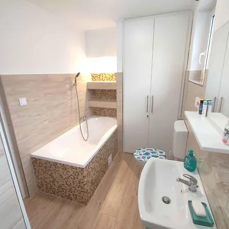 Apartment In 50627